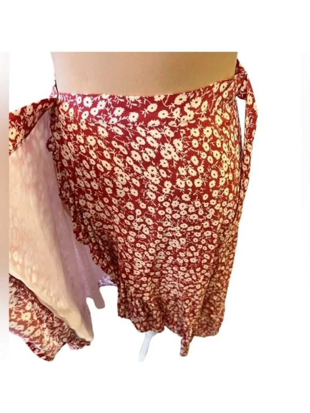 Rails Women’s Skirt Size XS Scarlet Camellia Floral Neptune Ruffle Floral Wrap